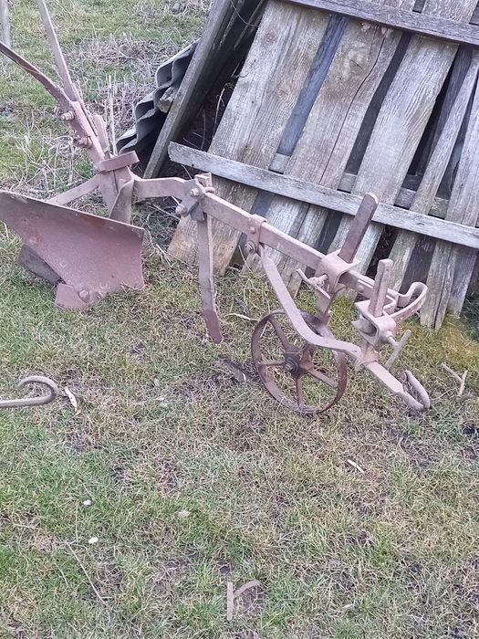 Vând utilaje agricole pentru cal