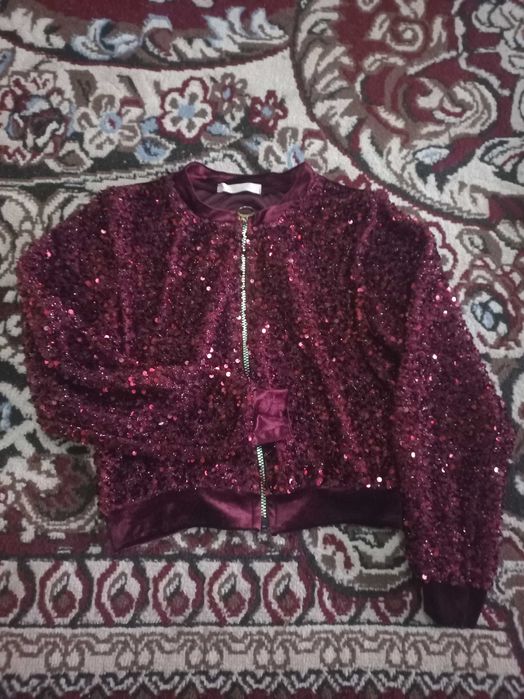 Ayollar kiyimlari srochni sotiladi