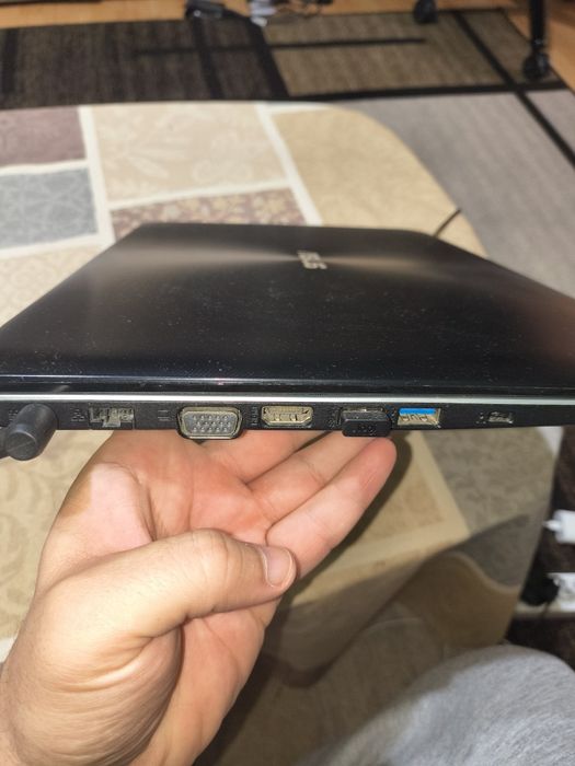 Лаптоп Asus 15,6 инча