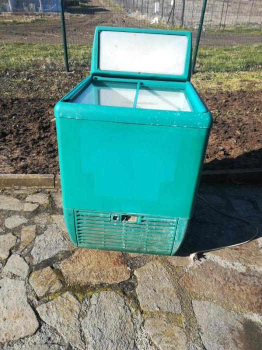 Хладилна витрина