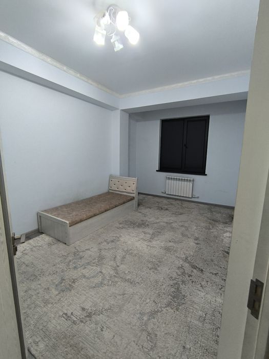 Продается квартира в самом центре Янгиюля (новостройка).