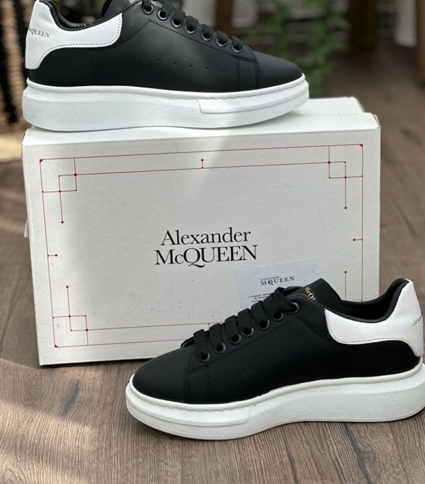 STOC LIMITATI!! Adidasi / Sneakers Alexander McQueen Negru Marimi 36-44 Unisex
