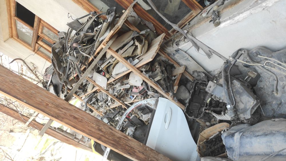 Yangi va rabochik Kuzov va barcha qismlari