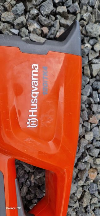Husqvarna foarfeca-drujba pe acumulatori