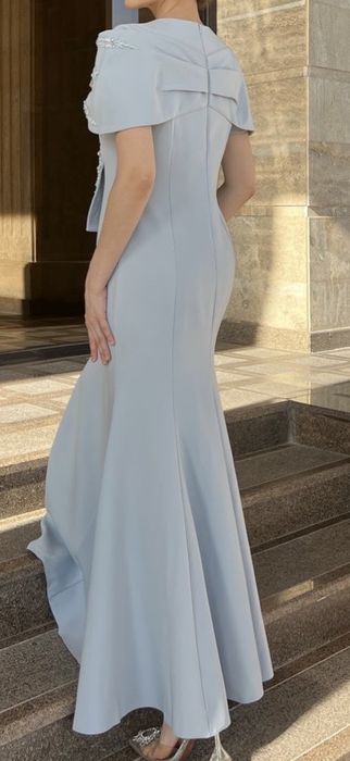 Бір рет қана киілген әдемі көйлек