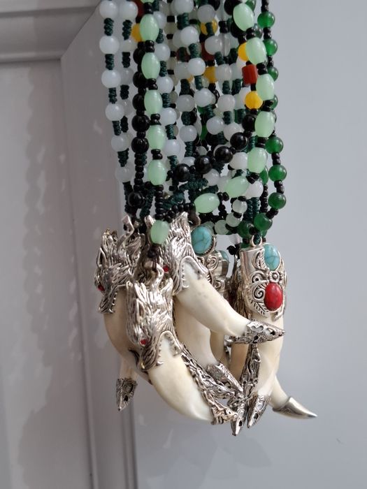 Продам декоративный клык волка