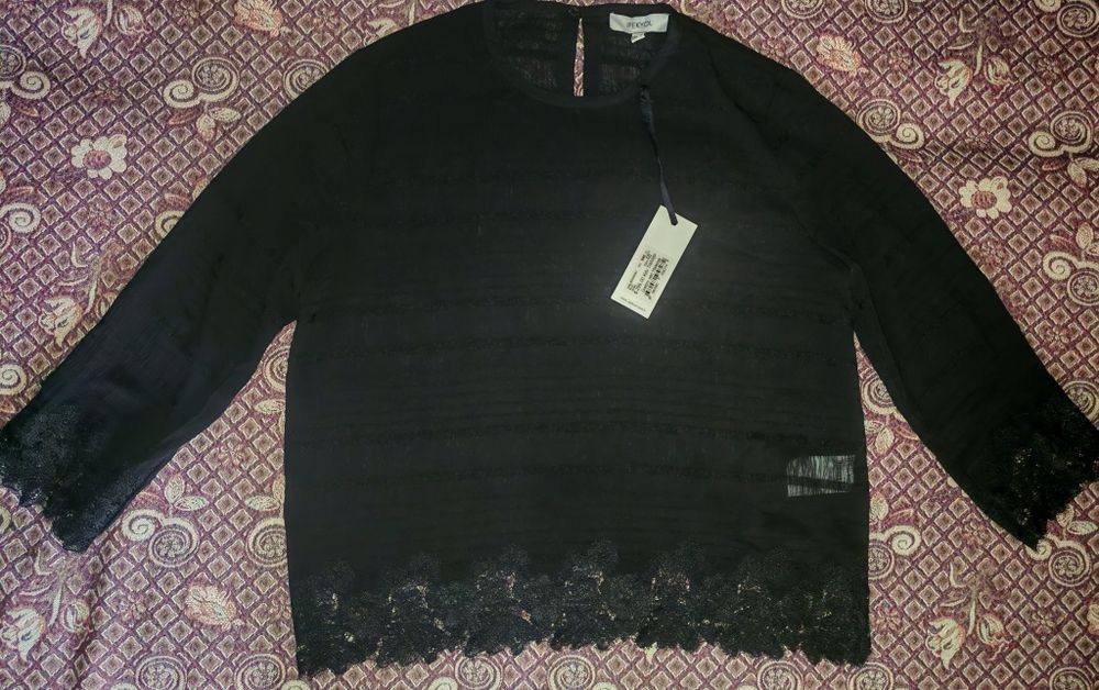 Bluza din voal puțin creponat și dantela mărimea 40,noua