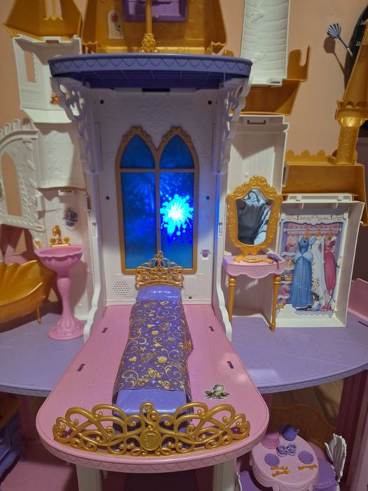 Disney princess замък