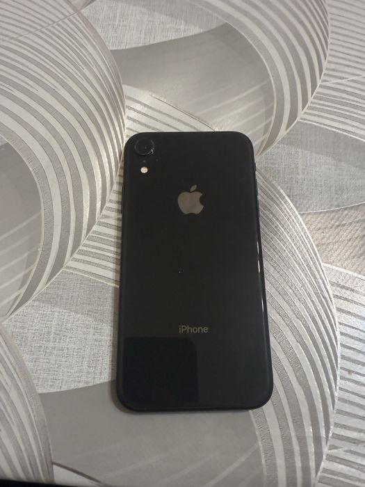 Продам iPhone Xr