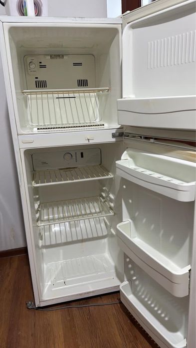 LG холодильник бу
