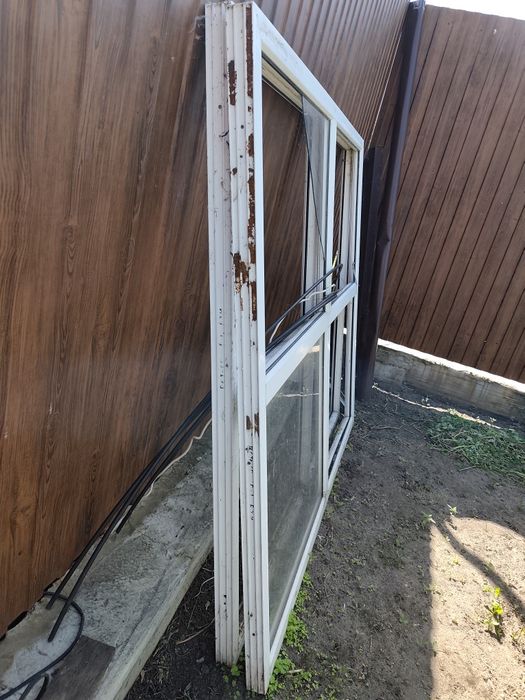 Продам дверь, стеклопакеты без стекл