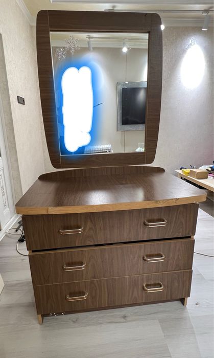 Mebel sotiladi 300 ming