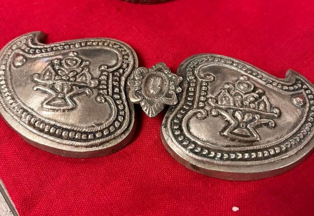 Автентични посребрени пафти