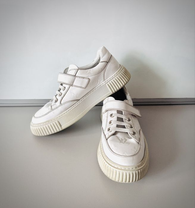 Детские кожанные кроссовки, размер 35.