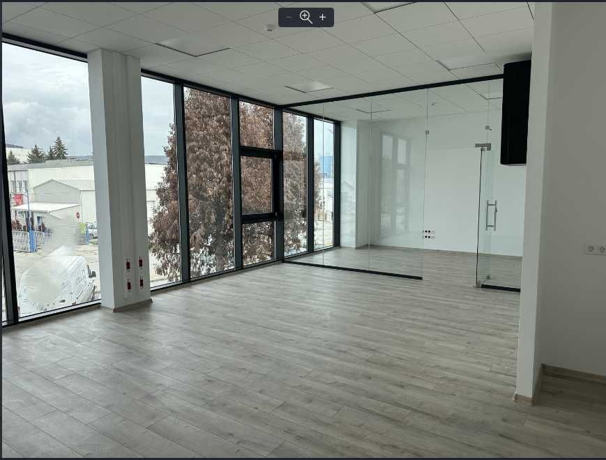 Офис 71 м2, ЗПЗ, на търговска улица