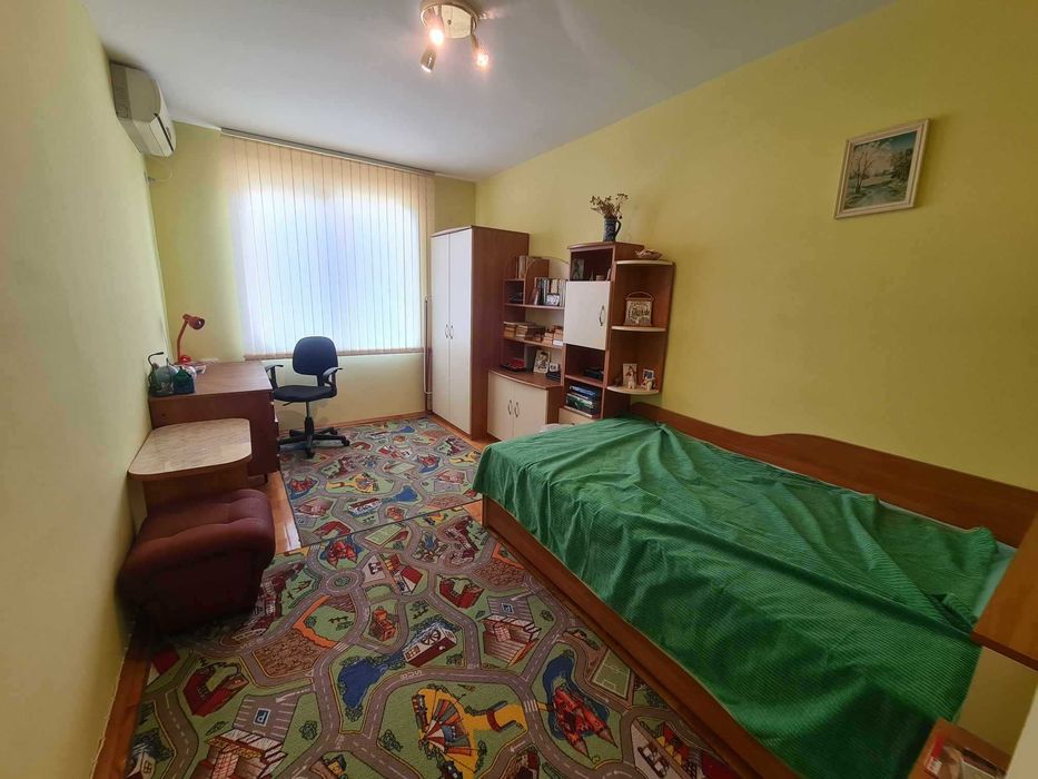 Продава се Тристаен апартамент в Хасково, Дружба 1 - 91 кв.м за 1154 €/кв.м - Снимка #5