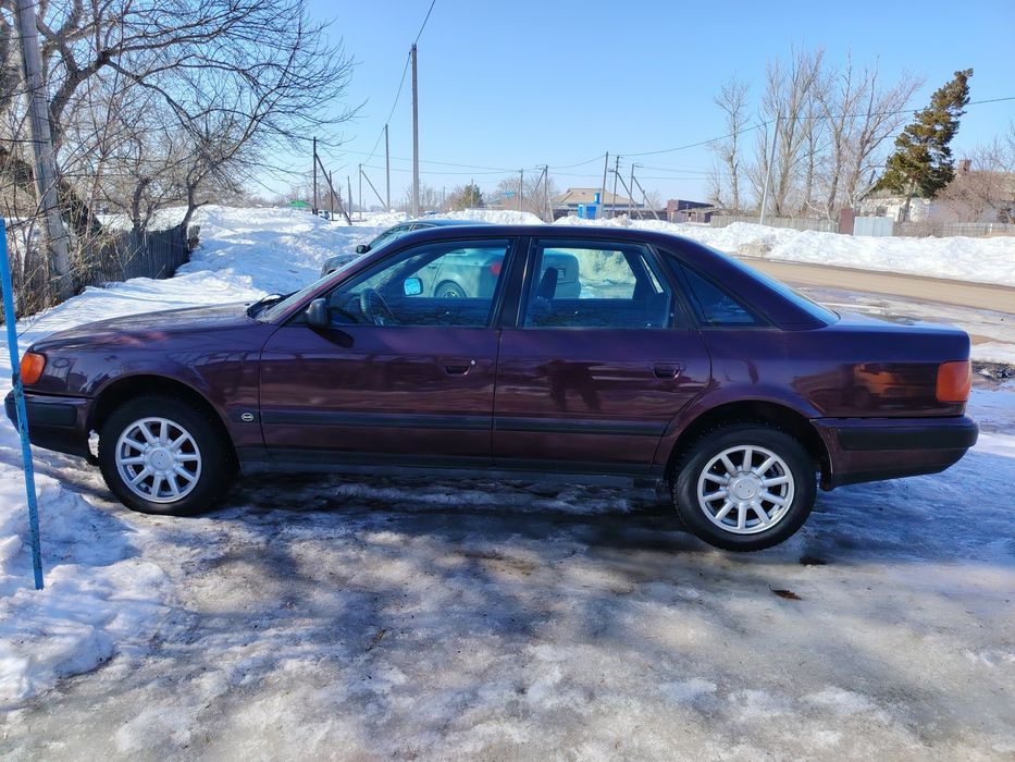 ПродамAUDI100c4.