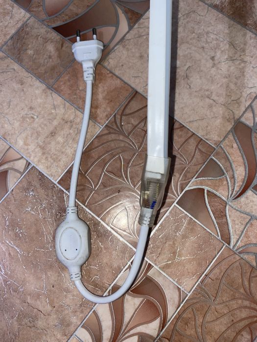 Неоновая лента белый