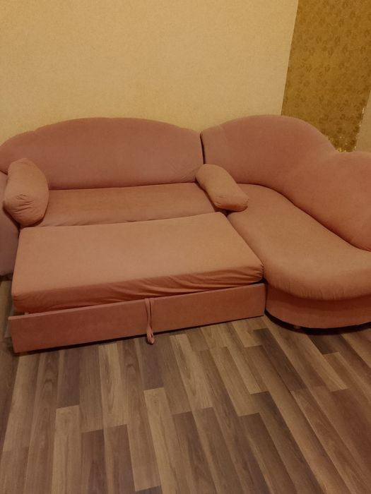 Vând canapea 700 lei