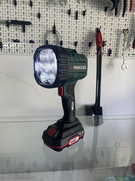 Lampă(lanterna) de mână led parkside