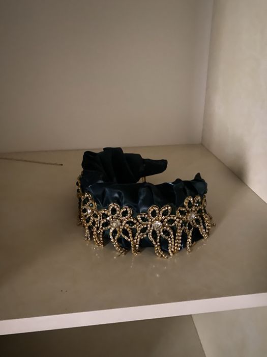 Вечерние платья с ободками