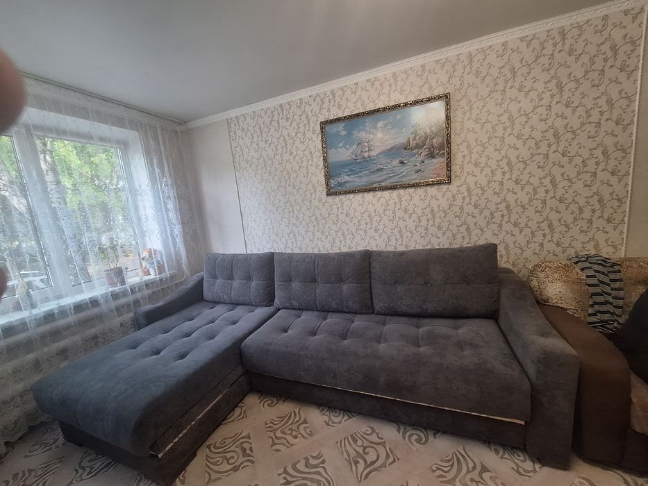 Продам современный диван