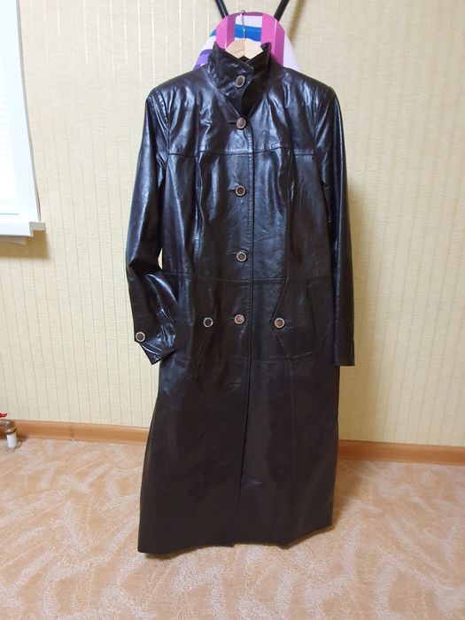 Продам кожаное пальто