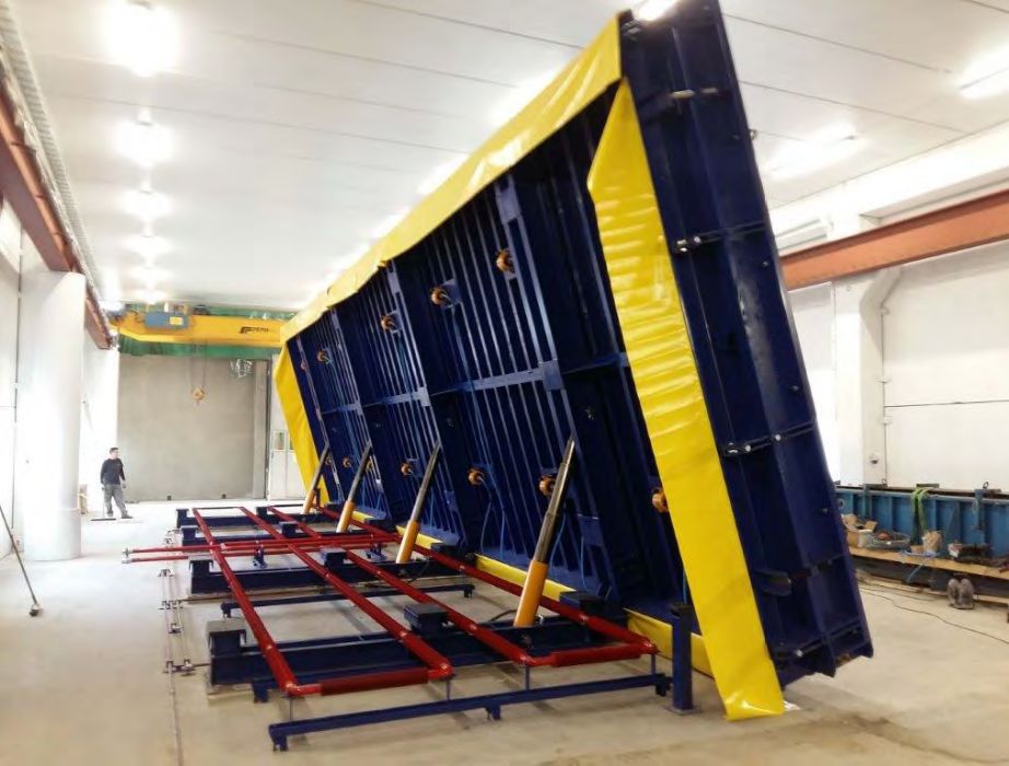 Производство стеновых панелей. Поворотный вибростол SUMAB (Швеция)