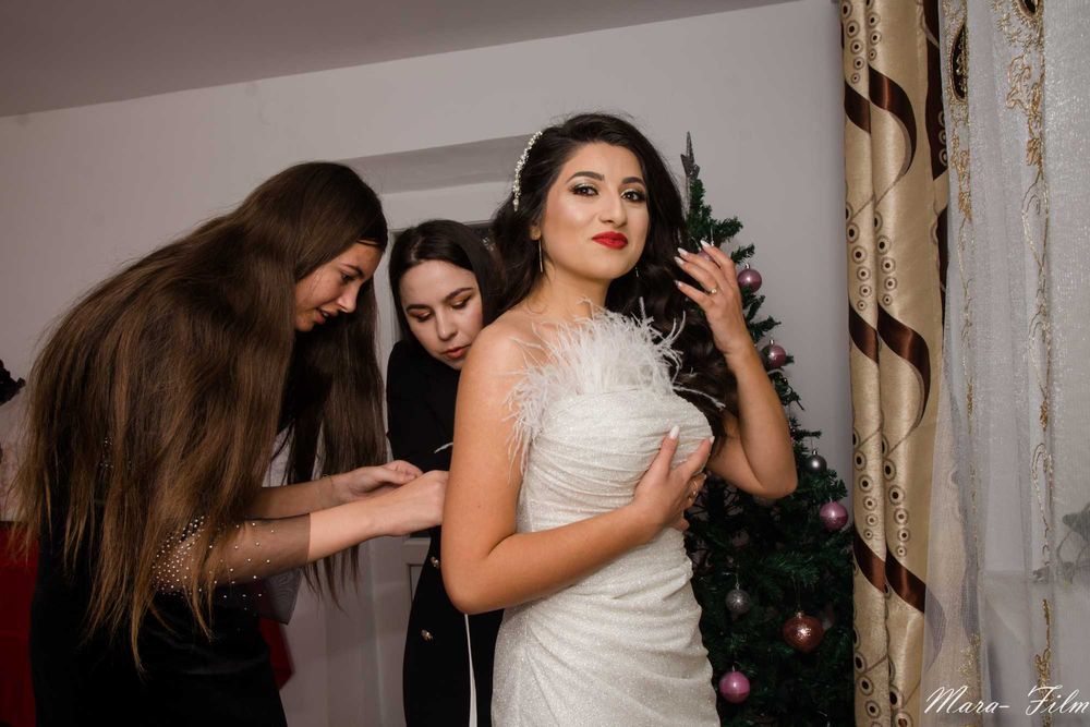 Vând rochie superbă, pentru cununia civilă dar și pentru mirese