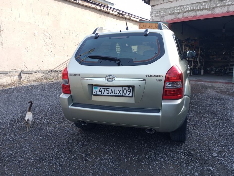 продаю машину Hyundai Tucson