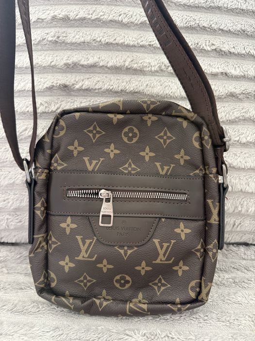 Geanta umar louis vuitton