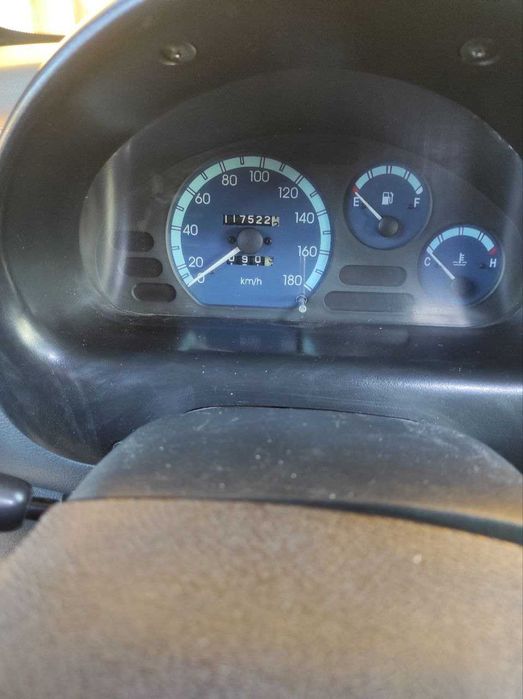 Matiz sotiladi beruniyda