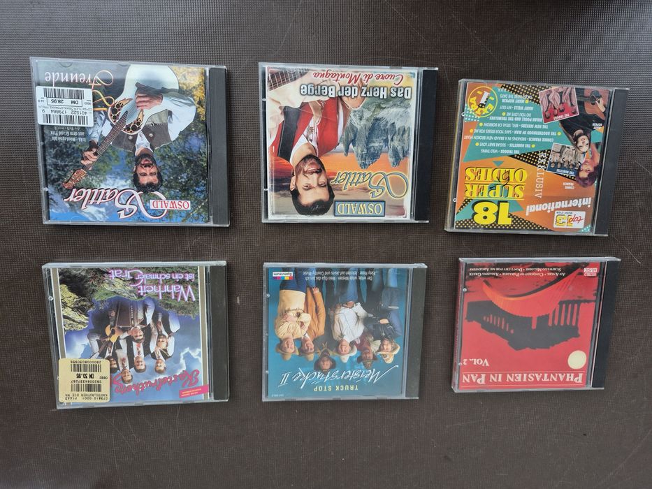 Vând Lot 30 CD cu muzica usoara mixta straina la chitara artisti internationalii

- Tot lotul de 50 CD cu muzică usoara mixta straina 250 lei (aproxim