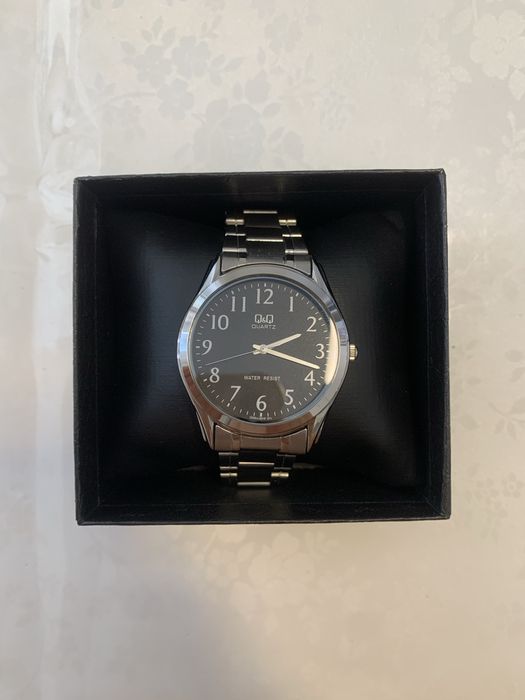 Часы кварцевые новый