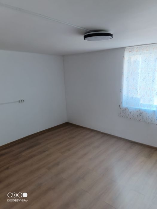 Închiriez spațiu comercial