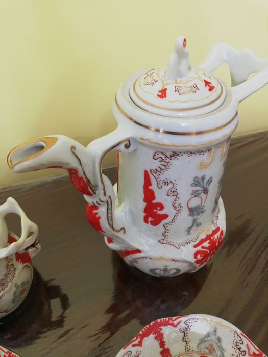 Vând set cescute pentru cafea