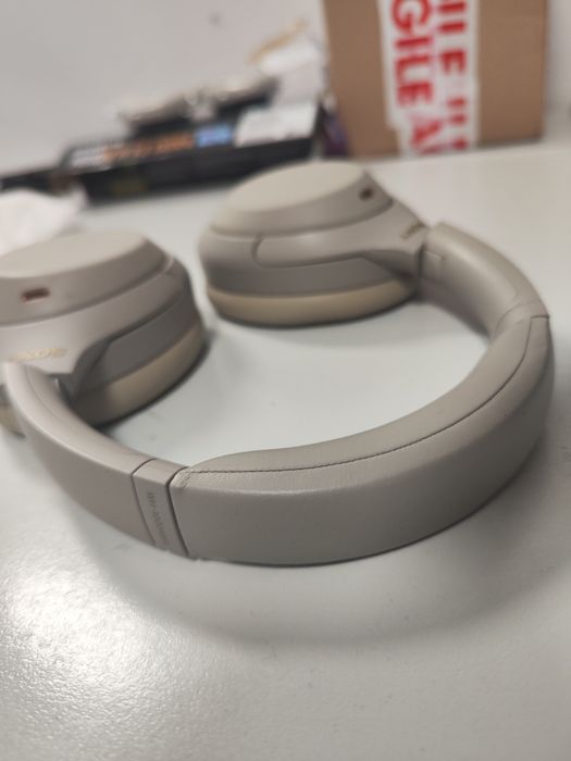 Casti over ear Sony WM-XM4