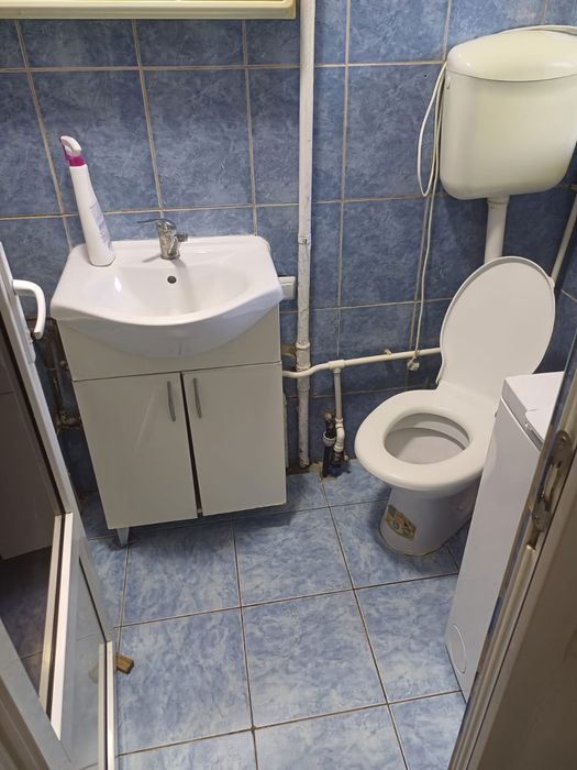 Inchiriez  Apartament 2camere decomandat