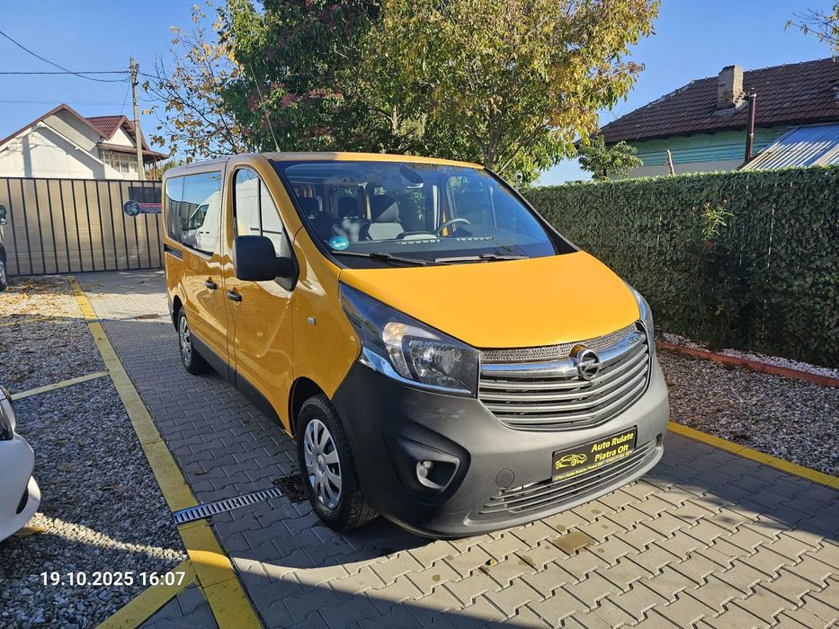 Opel Vivaro Inmatriculata - 2019- 7+1 locuri - climatizare spate - 120cp