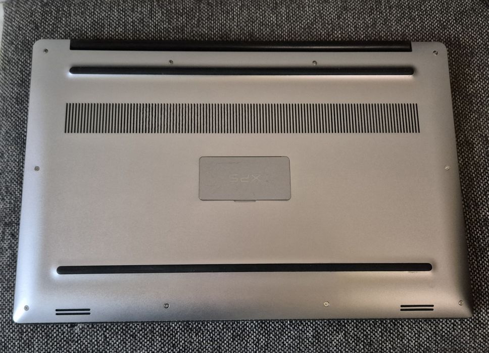 vand laptop Dell XPS  15 9550.15.6"FH..i5 6300HQ Quad..8 Gb..Ssd 256Gb