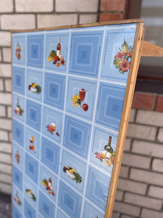 Продам напольный стол