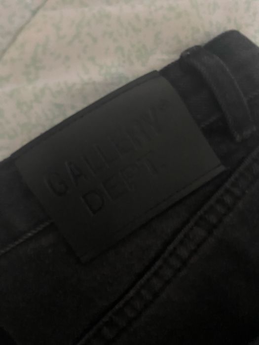 Джинсы Flared Gallery Dept