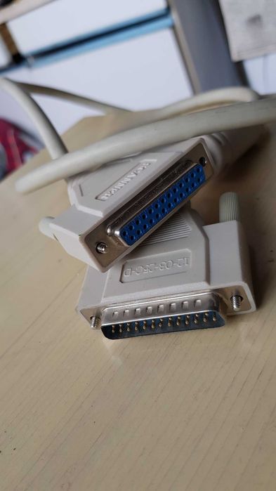 Продавам  захранващи, компютърни кабели и преходник