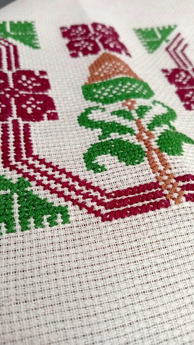 Fata de masa  de peste 40 de ani Handmade creată cu mâna