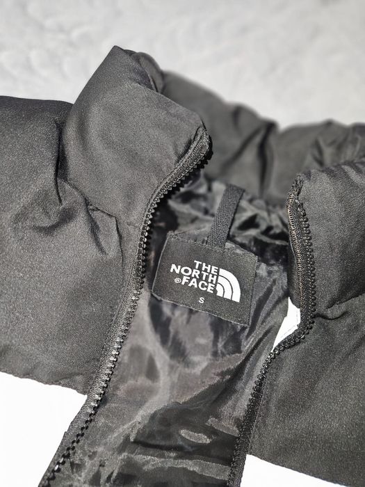 Vesta The north face , o culoare deosebita care v a intoarce priviri