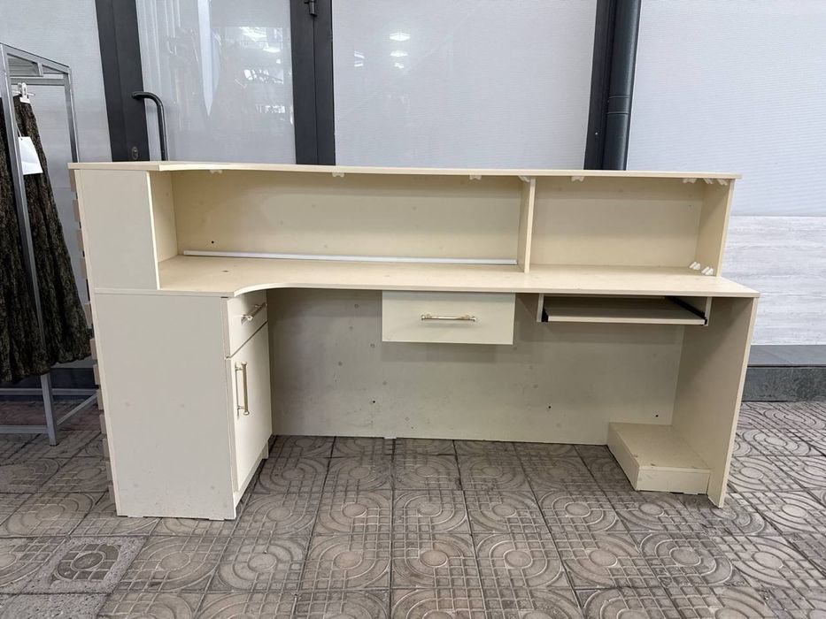 Mebel kassa srochni sotiladi