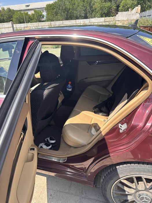 Mercedes-Benz C 200 срочно продам