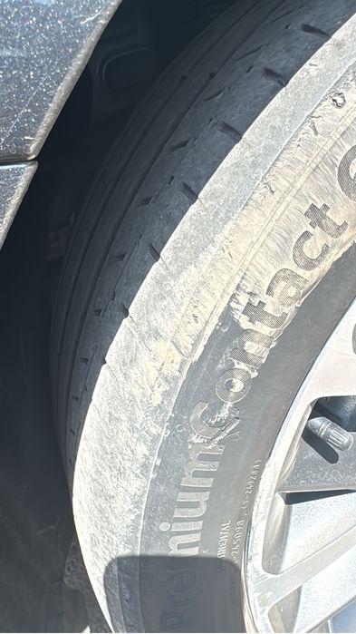 Продам бу Шины 235/45 r18.      .