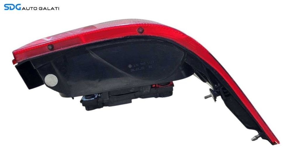 Stop Tripla Lampa Dreapta Volkswagen Golf 4 Hatchback Scurt 1998 - 2005 Cod 1J6945112T [L7946]