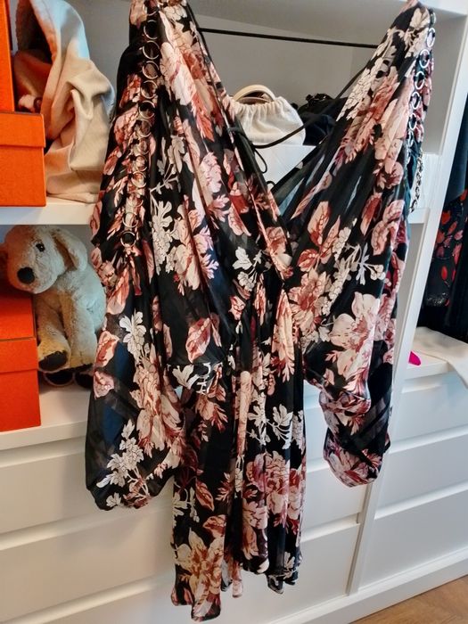 Рокли Guess, Zara, Asos,нови и перфектно състояние